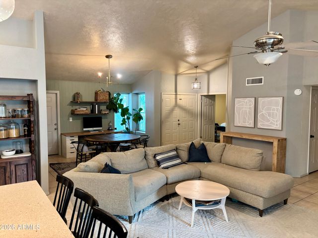 3843 E TIERRA BUENA Lane, Phoenix, AZ 85032