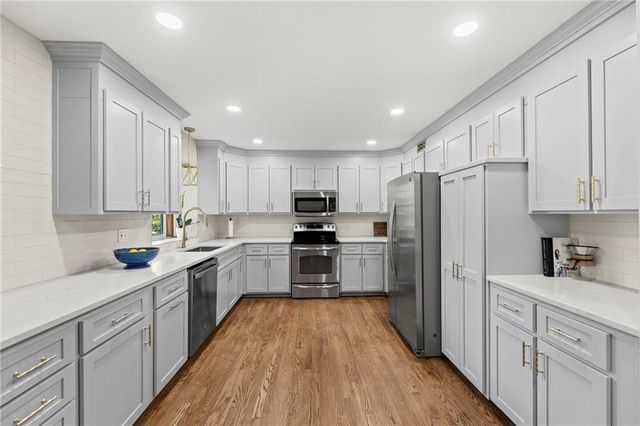 8906 Millstone Drive, Lenexa, KS 66220