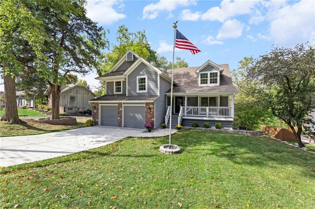 8906 Millstone Drive, Lenexa, KS 66220