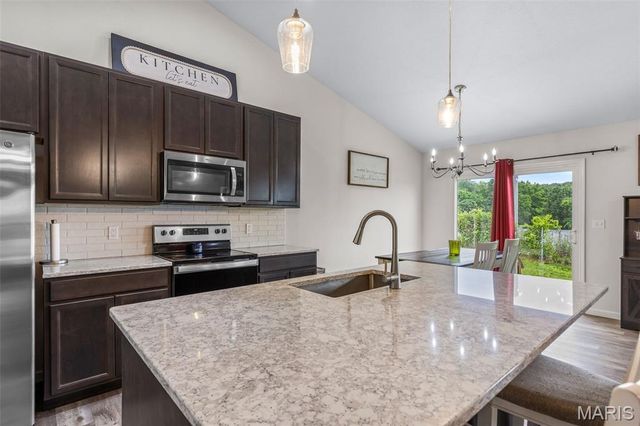 1074 Daltons Way, Festus, MO 63028
