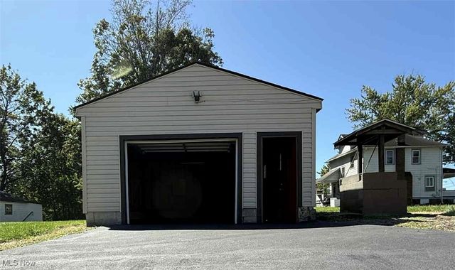 217 S Jackson Street, Youngstown, OH 44506