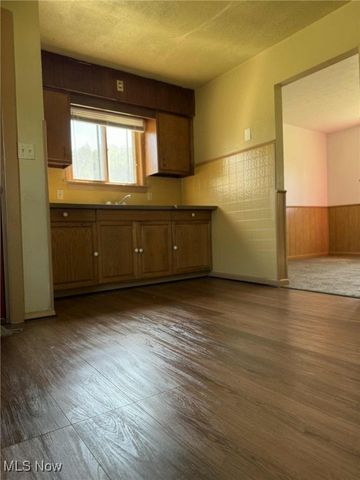 217 S Jackson Street, Youngstown, OH 44506