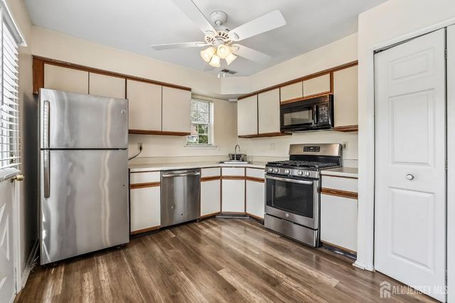 418 Dorchester Way, Manalapan, NJ 07726