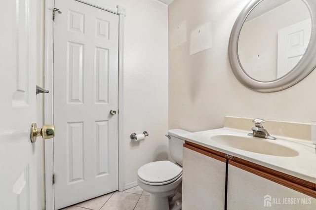 418 Dorchester Way, Manalapan, NJ 07726