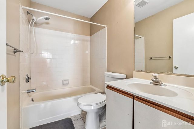 418 Dorchester Way, Manalapan, NJ 07726