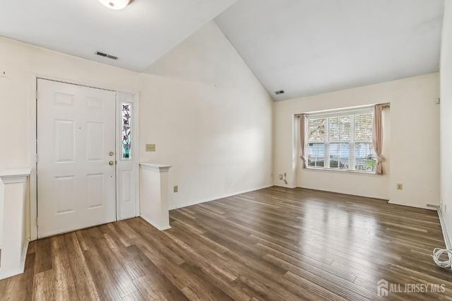 418 Dorchester Way, Manalapan, NJ 07726