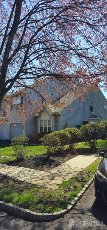 418 Dorchester Way, Manalapan, NJ 07726