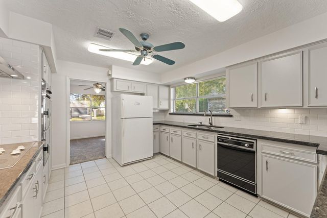 10614 Lynbrook Drive, Houston, TX 77042