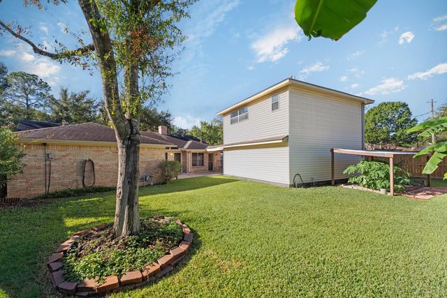 10614 Lynbrook Drive, Houston, TX 77042