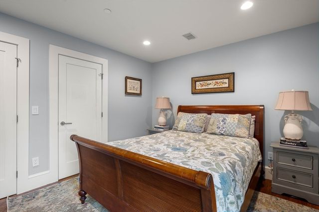 435 East Third 2, Boston, MA 02127