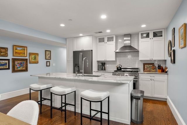 435 East Third 2, Boston, MA 02127