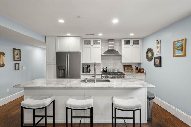 435 East Third 2, Boston, MA 02127