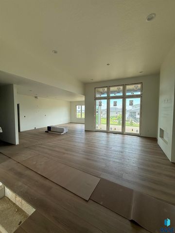 6412 E Fieldview St Street, Sioux Falls, SD 57110