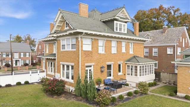 1358 Market Street, Parkersburg, WV 26101