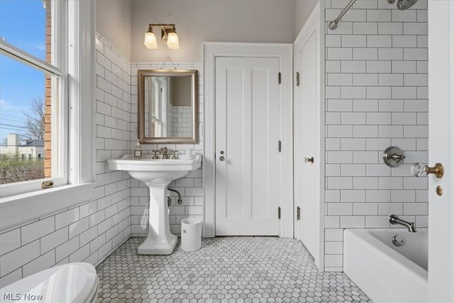 1358 Market Street, Parkersburg, WV 26101