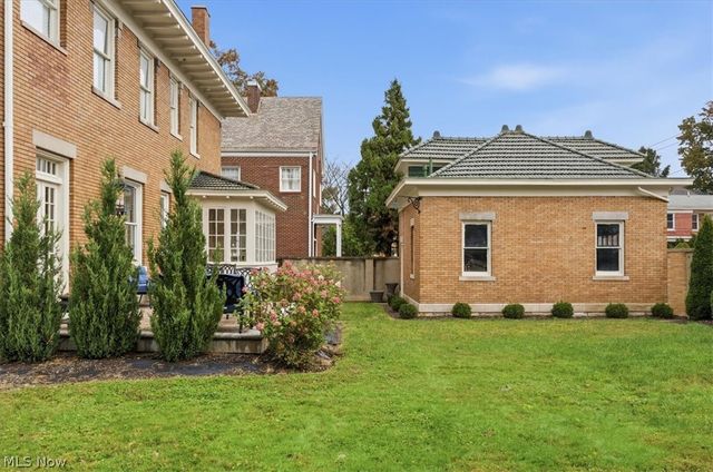 1358 Market Street, Parkersburg, WV 26101