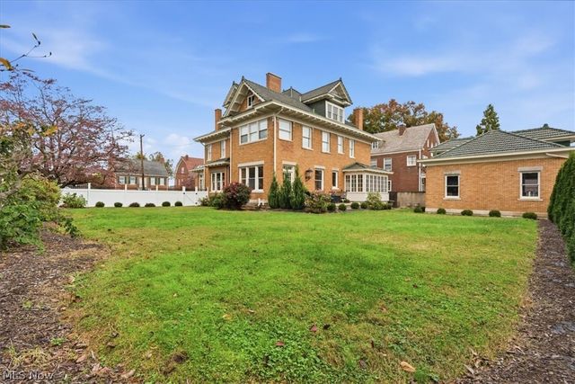 1358 Market Street, Parkersburg, WV 26101