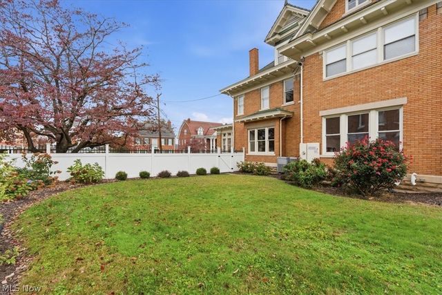 1358 Market Street, Parkersburg, WV 26101