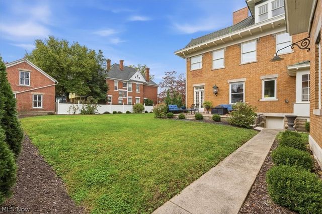 1358 Market Street, Parkersburg, WV 26101