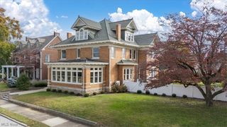 1358 Market Street, Parkersburg, WV 26101