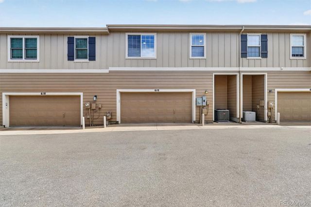 610 Clarendon Loop, Castle Pines, CO 80108