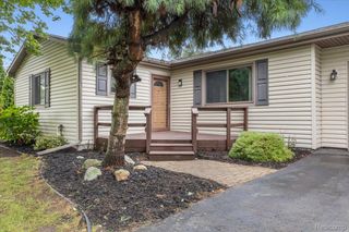 6412 Wildflower Lane, Green Oak Township, MI 48116