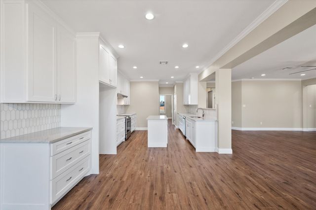 309 Fairway Parks Drive, Corsicana, TX 75110