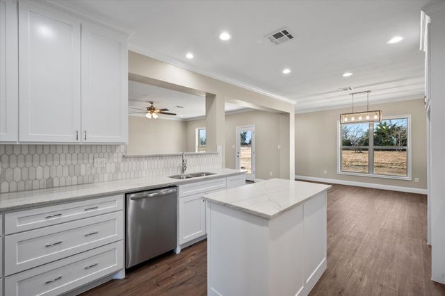 309 Fairway Parks Drive, Corsicana, TX 75110