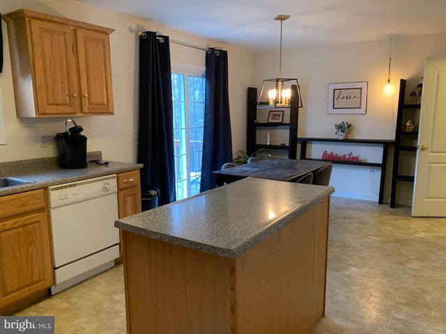 53 ARGON DR, Martinsburg, WV 25405