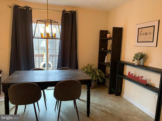 53 ARGON DR, Martinsburg, WV 25405