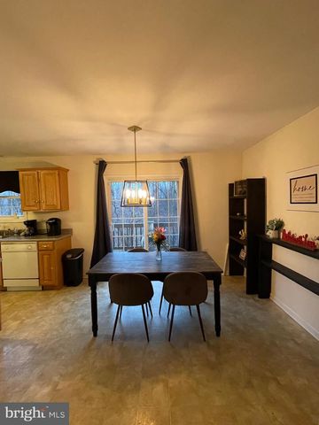 53 ARGON DR, Martinsburg, WV 25405