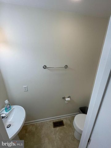 53 ARGON DR, Martinsburg, WV 25405