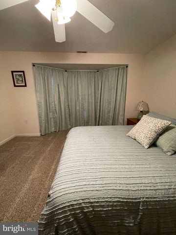 53 ARGON DR, Martinsburg, WV 25405