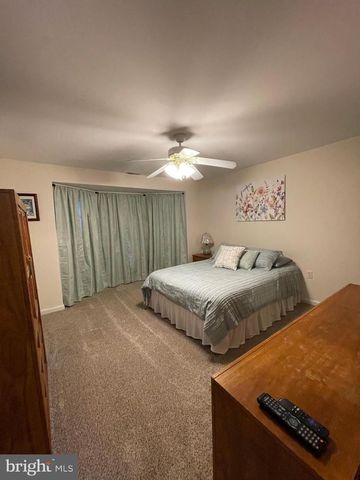 53 ARGON DR, Martinsburg, WV 25405