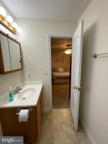 53 ARGON DR, Martinsburg, WV 25405