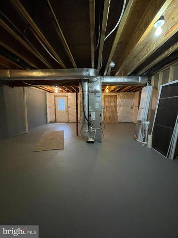 53 ARGON DR, Martinsburg, WV 25405