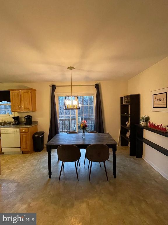 Image 21 of property listing at 53 ARGON DR, Martinsburg, WV 25405