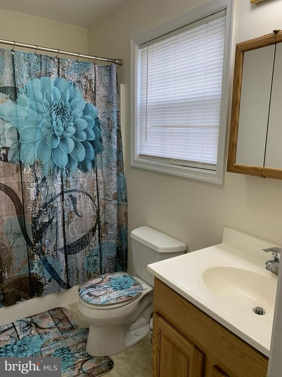 Image 39 of property listing at 53 ARGON DR, Martinsburg, WV 25405