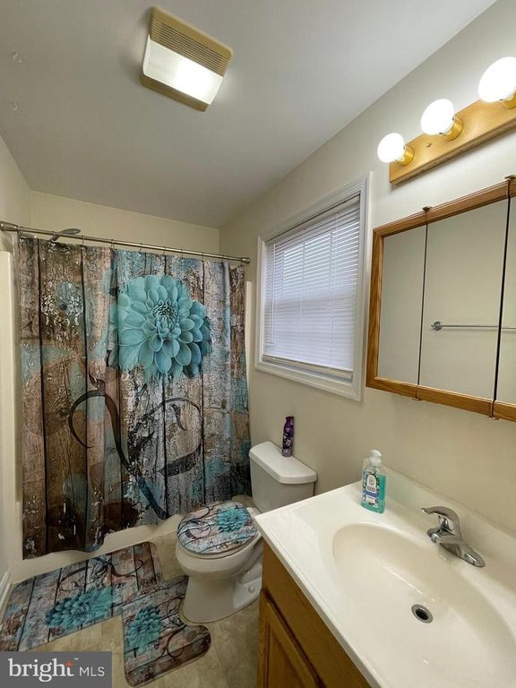 Image 40 of property listing at 53 ARGON DR, Martinsburg, WV 25405