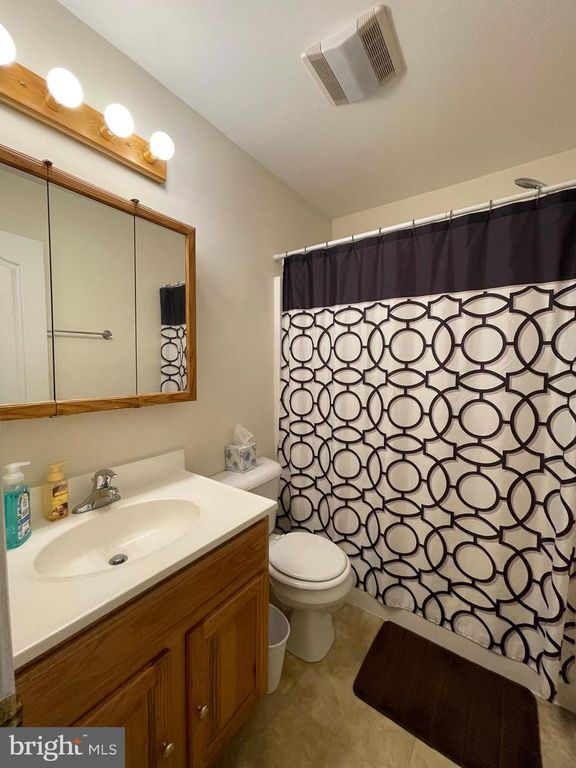 Image 46 of property listing at 53 ARGON DR, Martinsburg, WV 25405