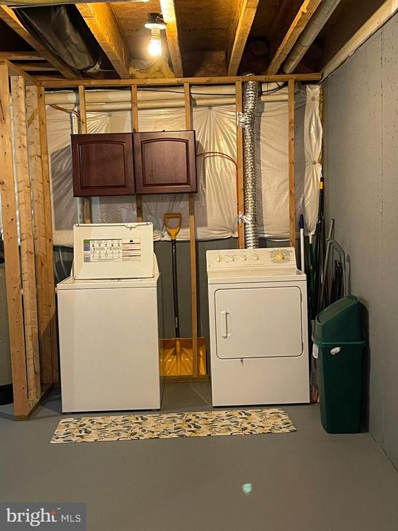 Image 52 of property listing at 53 ARGON DR, Martinsburg, WV 25405