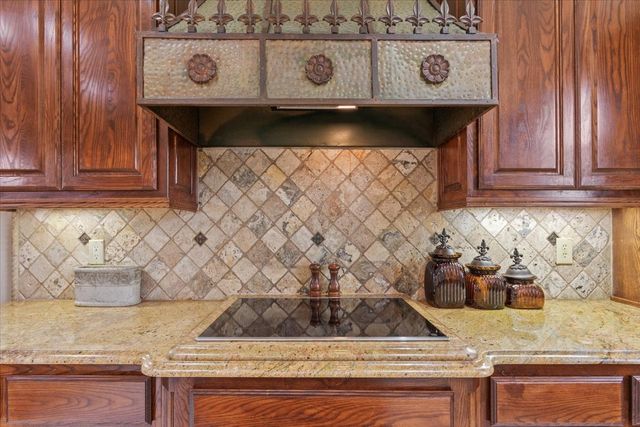 7 Lone Star Drive, Waco, TX 76708