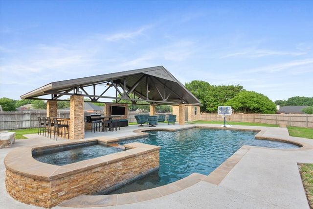 7 Lone Star Drive, Waco, TX 76708