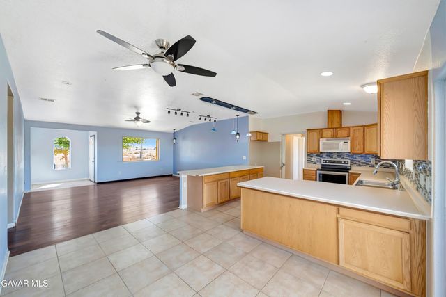 9011 Viburnum Avenue, California City, CA 93505