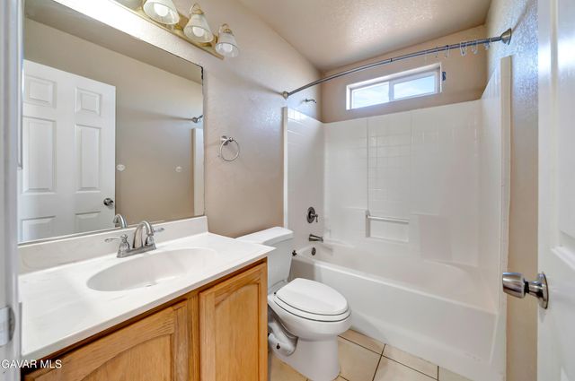 9011 Viburnum Avenue, California City, CA 93505