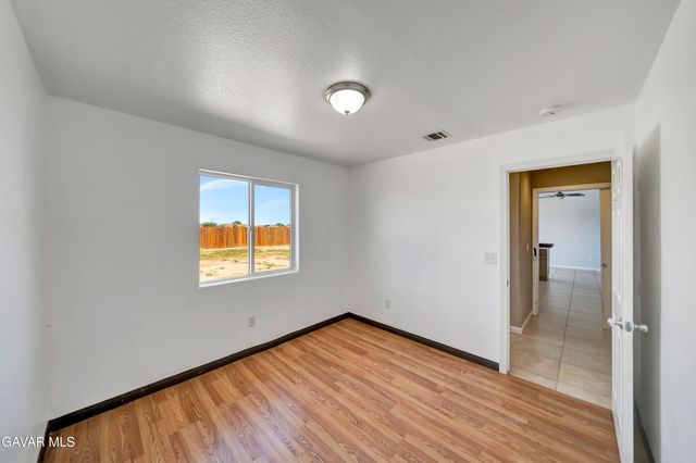 9011 Viburnum Avenue, California City, CA 93505