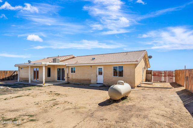 9011 Viburnum Avenue, California City, CA 93505