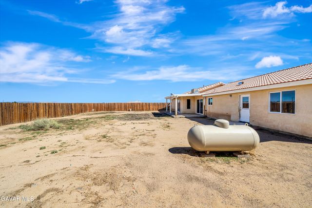 9011 Viburnum Avenue, California City, CA 93505