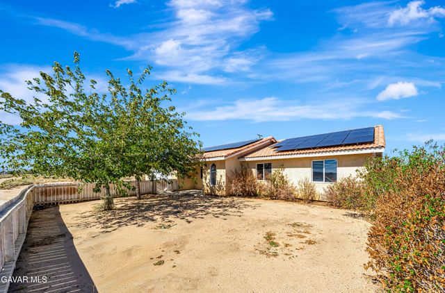 9011 Viburnum Avenue, California City, CA 93505