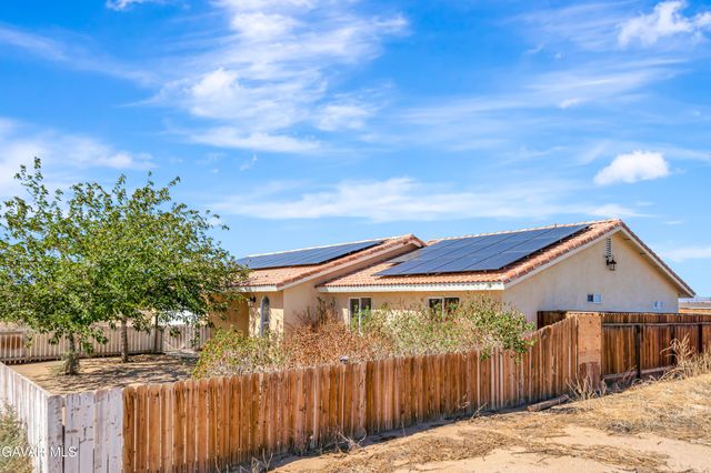 9011 Viburnum Avenue, California City, CA 93505